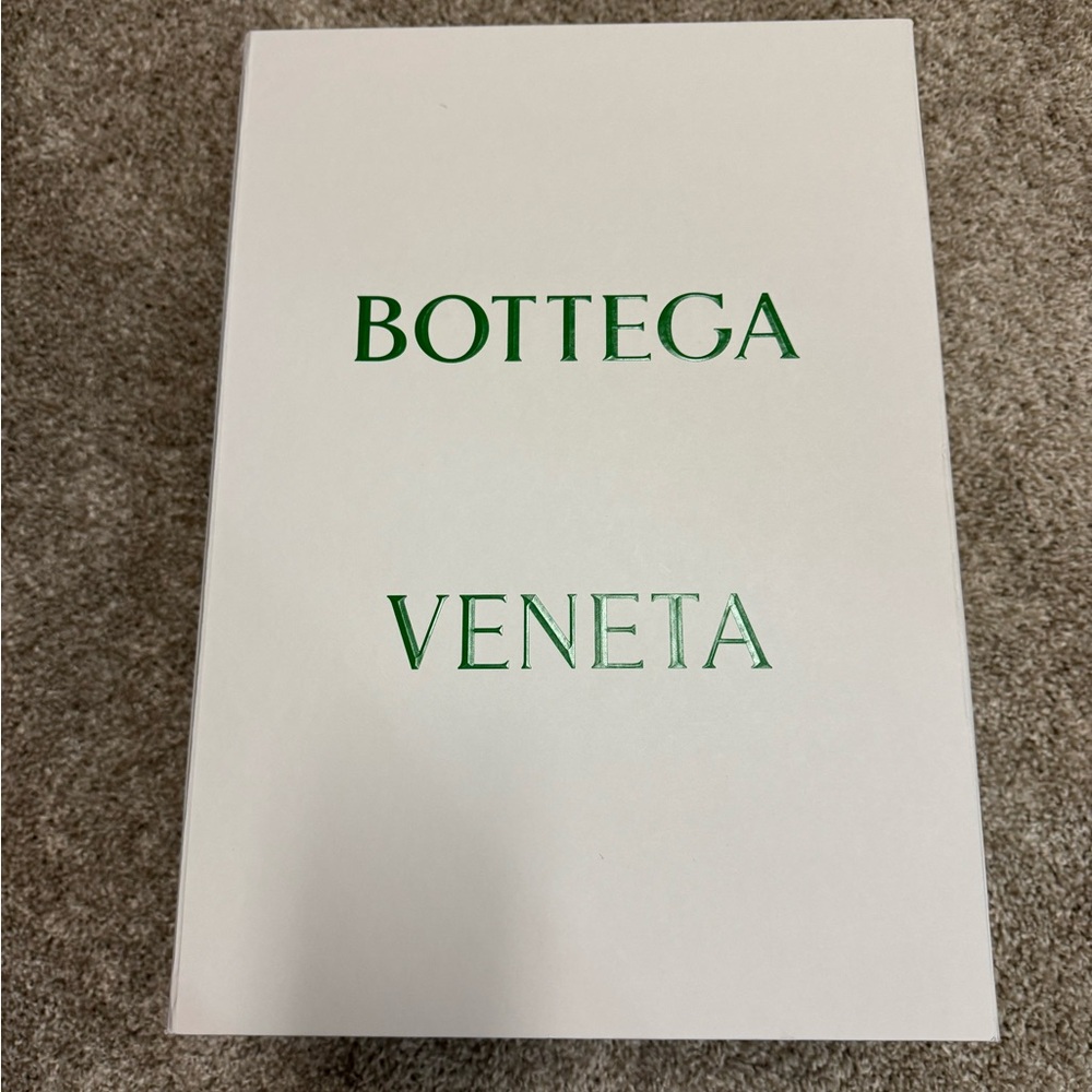 Bottega Veneta White Box